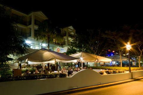 Airlie Beach Hotel - Accommodation Newcastle 6