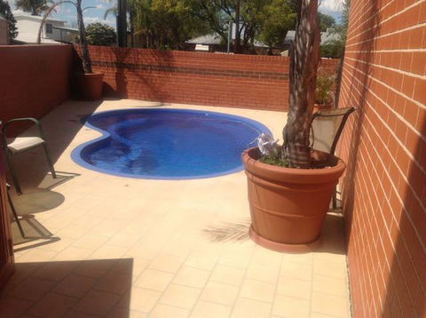 Akuna Motor Inn - Accommodation Newcastle 2