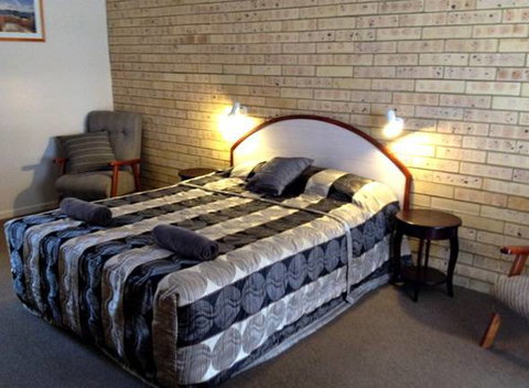 Albert Park Motor Inn - Accommodation Newcastle 0
