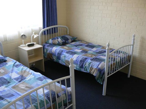 Allambi Holiday Apartments - Accommodation Newcastle 0