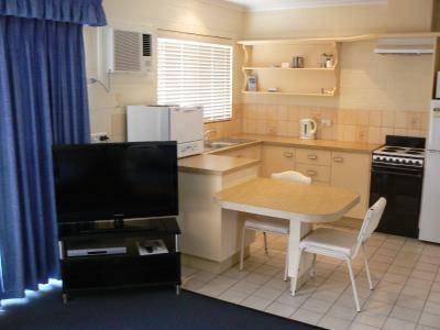 Allambi Holiday Apartments - Accommodation Newcastle 1