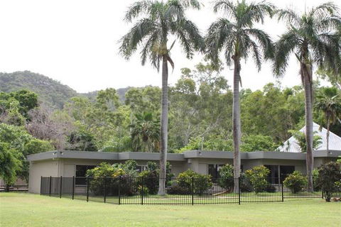 Arcadia Village Motel - Accommodation Newcastle 0