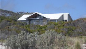 Cassini Beach House - Accommodation Newcastle 11