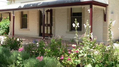 Acorn Cottage - Accommodation Newcastle 4