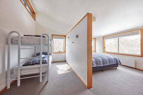 Ripparoo Ski Lodge - Accommodation Newcastle 3