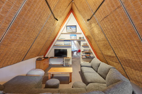 Ripparoo Ski Lodge - Accommodation Newcastle 6