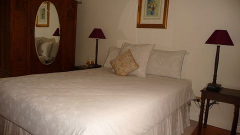 Amor Of Red Hill - Accommodation Newcastle 3