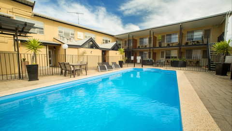 Ozone Hotel - Accommodation Newcastle 6