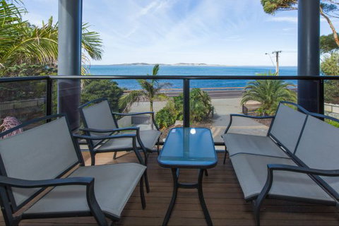 Amazing Views - Accommodation Newcastle 0