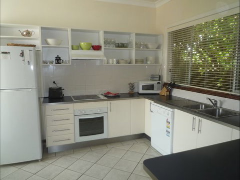 Apartments On-The-Park: March - Accommodation Newcastle 2
