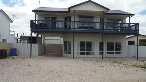 Casa Di Mari - Accommodation Newcastle 4