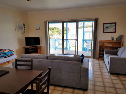 Marion Bay Holiday Villas - Accommodation Newcastle 3