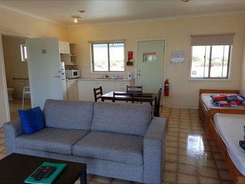 Marion Bay Holiday Villas - Accommodation Newcastle 4