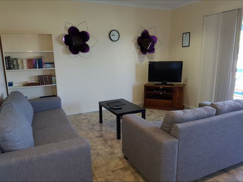 Marion Bay Holiday Villas - Accommodation Newcastle 5