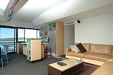 Whitewater Houseboat - Accommodation Newcastle 2