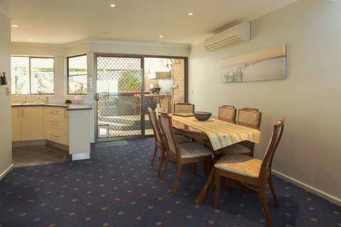 Boston Bay Apartment - Accommodation Newcastle 2
