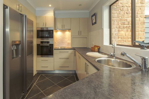 Boston Bay Apartment - Accommodation Newcastle 3