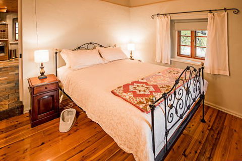 Lucy's House - Accommodation Newcastle 2