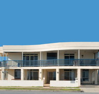 Seaview Sunset Beachfront Apartments - Accommodation Newcastle