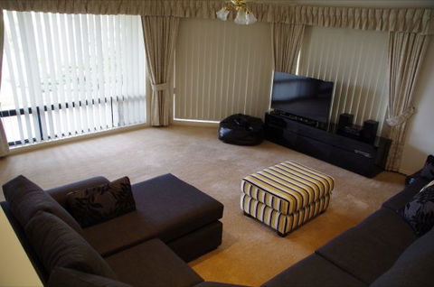 Marina Park View - Accommodation Newcastle 4