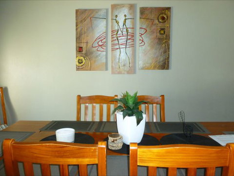 Clove Hitch Holiday House - Accommodation Newcastle 4