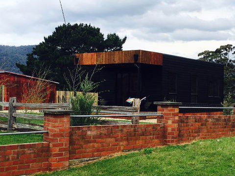 Farm Pod At Twamley Farm - Accommodation Newcastle 7