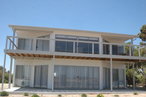 Parrydyse Clayton Bay - Accommodation Newcastle 2