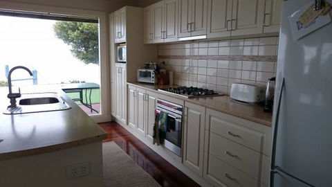 St Helens Beachfront - Accommodation Newcastle 2