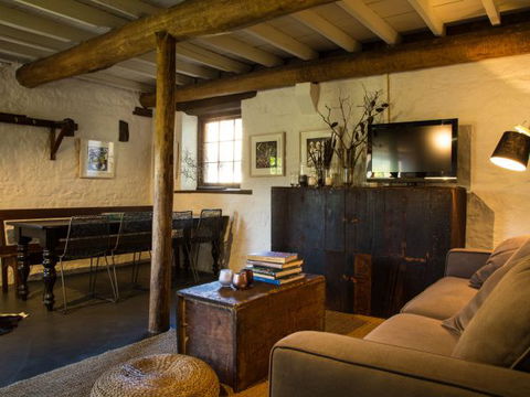 Farm Pod At Twamley Farm - Accommodation Newcastle 4