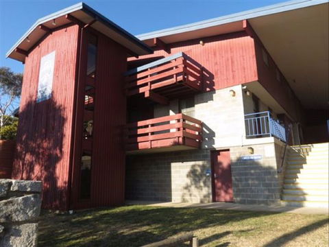 Araluen Lodge - Accommodation Newcastle 0