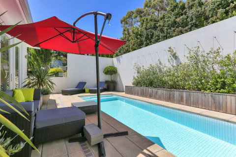 Barossa White House: The West Wing - Accommodation Newcastle 4