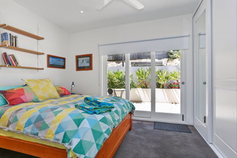 Barossa White House: The West Wing - Accommodation Newcastle 8