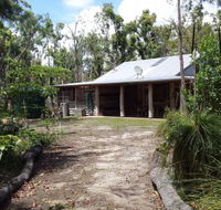 Byfield Cabins on Waterpark Creek - Accommodation Newcastle