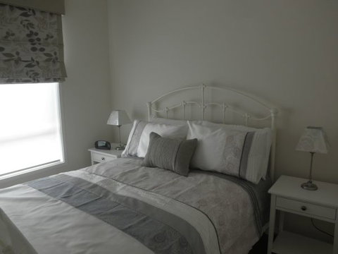 C&C's Bed And Breakfast - Accommodation Newcastle 4