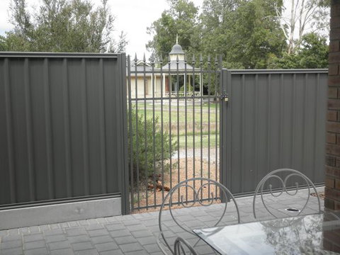 C&C's Bed And Breakfast - Accommodation Newcastle 10