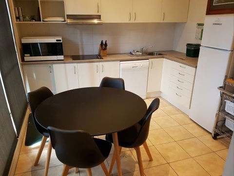 Cedarwood Apartments - Accommodation Newcastle 6