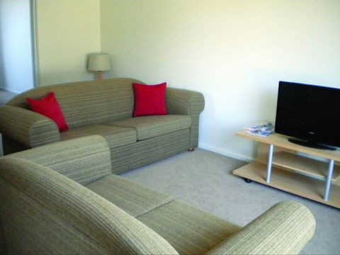 Cohuna Bankhead Terraces - Accommodation Newcastle 3
