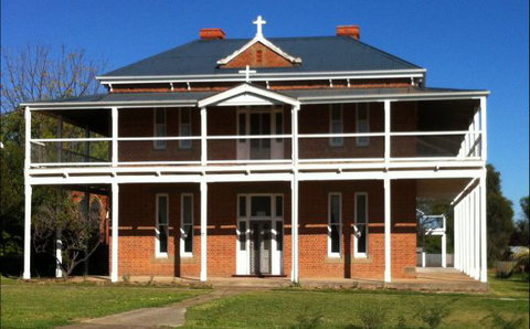 Eddy's Of Canowindra - Accommodation Newcastle 0