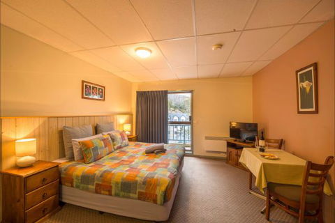 Falls Creek Country Club - Accommodation Newcastle 8