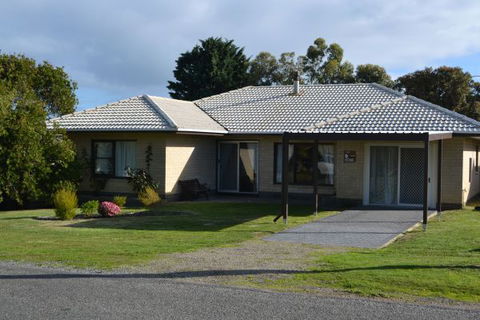 Goolwa Getaway - Accommodation Newcastle 0