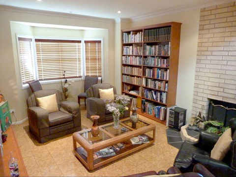 Grovely House Bed And Breakfast - Accommodation Newcastle 2