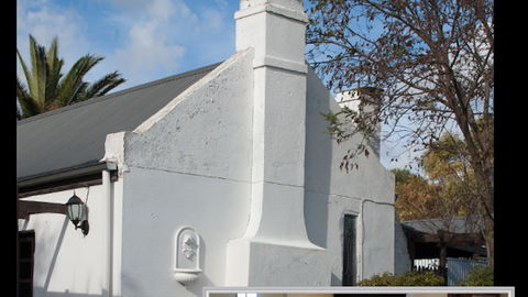 3 Divas Accommodation - THE MOSCATO COTTAGE - Accommodation Newcastle 0