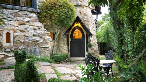 The Castle Keep B&B - Accommodation Newcastle 0