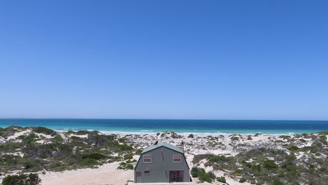 Fowlers Bay Beach House - Accommodation Newcastle 6