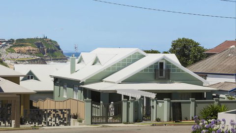 Merewether Beach House  - Accommodation Newcastle 0