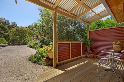 Ocean Grove Cedar Cabins - Accommodation Newcastle 7