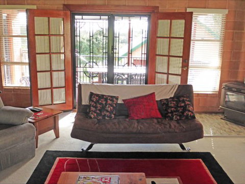 Oriental At Orient Point - Accommodation Newcastle 4