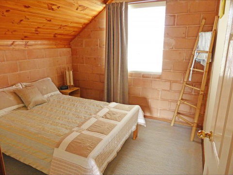 Oriental At Orient Point - Accommodation Newcastle 8