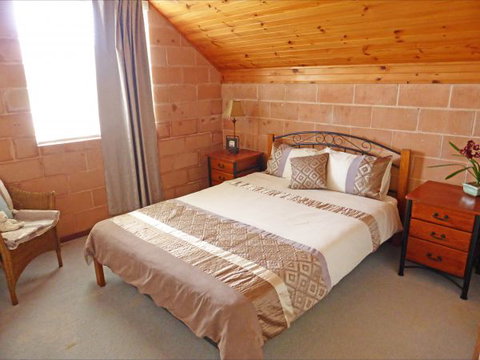 Oriental At Orient Point - Accommodation Newcastle 9