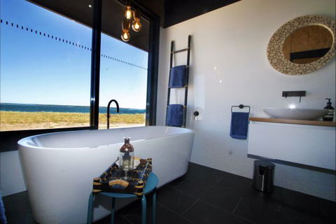 Perlubie Sea - Accommodation Newcastle 1